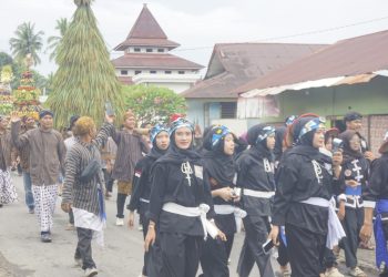Sekda Pasaman Barat Apresiasi Warga Tanjung Sari Mahakarya Lestarikan Tradisi Bersih Desa