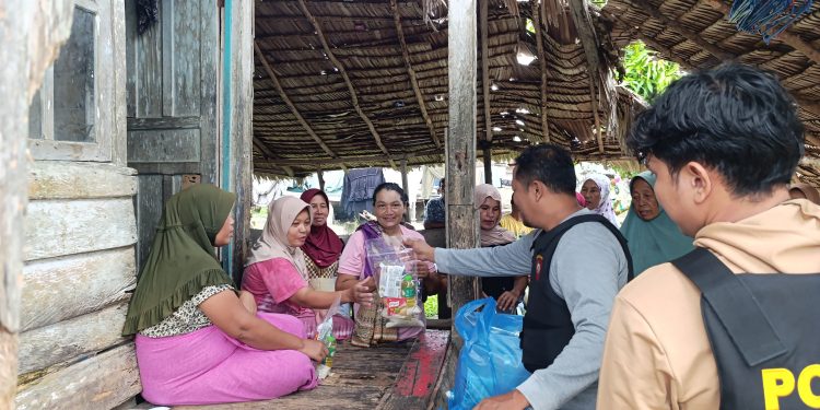 500 Paket Bansos Dibagikan Satreskrim Polres Pasaman Barat Jelang Hari Bhayangkara ke-80