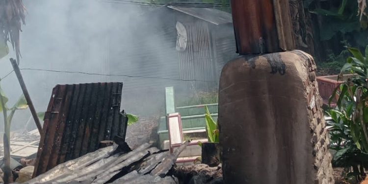 Usaha Pembakaran Arang dan Kopra Diduga Cemari Permukiman di Desa Bijawang Bulukumba, Warga Desak DLH Periksa Izin Lingkungan