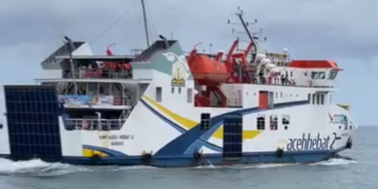 Dentuman Maut di Pelabuhan Ulee Lheue! Ruang Mesin KMP Aceh Hebat 2 Meledak dan Terbakar, 14 Orang Dilarikan ke Rumah Sakit