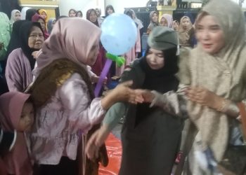Tuan Rumah dan Ratusan Jamaah Sambut Hangat Kedatangan Ustadzah Nuzul Asroriyah di Pemalang