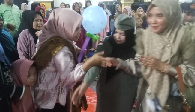 Tuan Rumah dan Ratusan Jamaah Sambut Hangat Kedatangan Ustadzah Nuzul Asroriyah di Pemalang