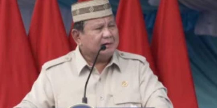 Prabowo Berkelakar soal Panglima TNI dan Kapolri ‘Susah Diganti’ Ribuan Petani-Nelayan Tertawa di Gorontalo