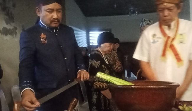 Merengkuh Berkah Malam Suro Mengupas Makna Spiritual Jamasan Pusaka Kabupaten Pemalang
