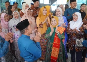 Pimpin Upacara Harganas ke-33, Wabup Tiorita Tegaskan Pentingnya Ketahanan Keluarga