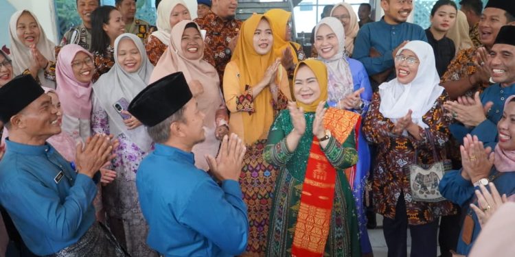 Pimpin Upacara Harganas ke-33, Wabup Tiorita Tegaskan Pentingnya Ketahanan Keluarga