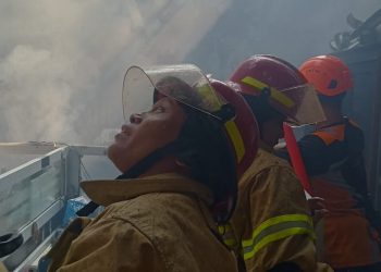 Damkar Pemalang Kerahkan 3 Unit Armada Padamkan kebakaran Gedung PDAM