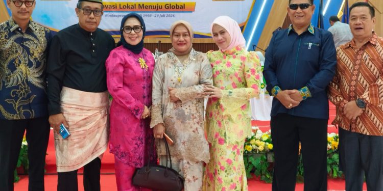 Tokoh Tionghoa Labuhanbatu Hadiri Dies Natalis ke-28 ULB, Tommi Raih Penghargaan Tokoh Muda Inspiratif