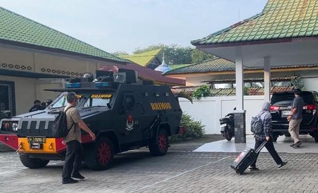 Dikawal Brimob Bersenjata Lengkap KPK Sapu Bersih Kantor Bupati hingga Sejumlah OPD di Langkat