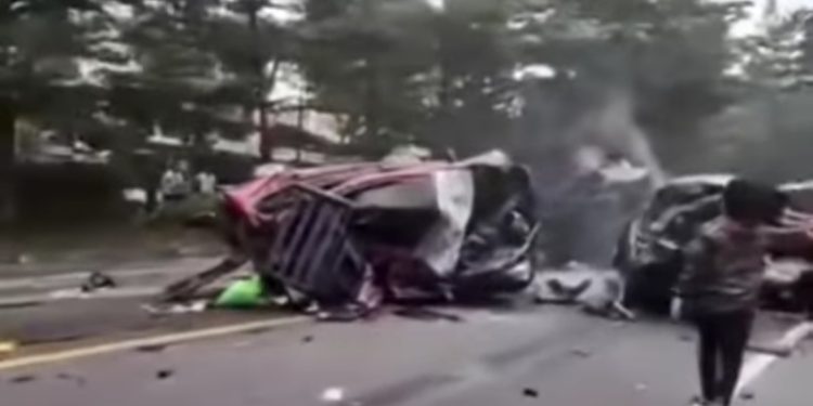 Kecelakaan Mengerikan di Sibolangit, 7 Kendaraan Ringsek, Belasan Penumpang Terjepit dalam Kabin