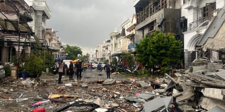Diduga Kebocoran Pipa Gas Bawah Tanah Picu Ledakan Perumahan Mewah di Grand Polonia Medan, 3 Orang Dilaporkan Tewas