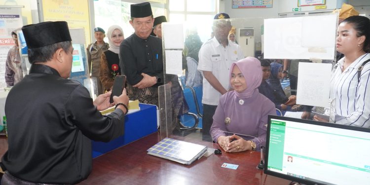 Plt Bupati Tiorita Luncurkan Lintas Prima, Pangkas Birokrasi Adminduk Lewat Layanan Terintegrasi dan Gratis