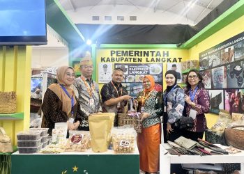 Plt. Bupati Tiorita Promosikan Produk Unggulan Langkat di APKASI Otonomi Expo 2026
