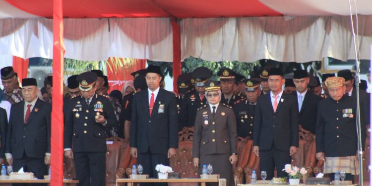 HUT ke-81 RI di Pasaman Barat Berlangsung Khidmat, Pemkab Serahkan Beragam Penghargaan dan Bantuan