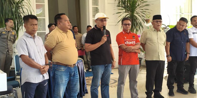 Bupati Yulianto Lepas PS Pasbar, Targetkan Prestasi di Liga Soeratin U-13 dan U-15