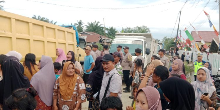 Mediasi Buntu, Warga Pematang Cengal Kembali Blokir Jalan Desa, Truk Proyek Migas EMP Gebang Lumpuh
