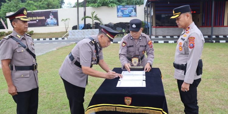 Polres Labuhanbatu Gelar Sertijab Kasiwas, Kompol Sutyono Digantikan Iptu Fajar Sidik