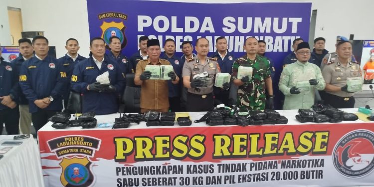 Polres Labuhanbatu Gagalkan Pengiriman 30 Kg Sabu dan 20.000 Ekstasi, Satu Kurir Diciduk