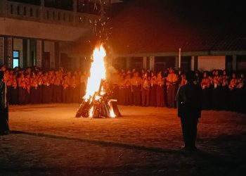 Kobaran Api Unggun Persami SMPN 1 Petarukan Simbol Semangat Yang Tak Pernah Padam
