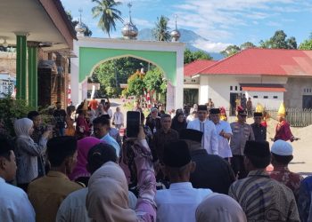 Disambut Tari Persembahan, Ade Rezki Pratama Gelar Sosialisasi BPOM di Kinali