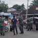 Bangkitkan Nasionalisme, Koramil 02 Simpang Empat dan Insan Pers Bagikan Bendera Merah Putih