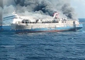 Api Melahap KM Mutiara Sentosa 2, Penumpang Lompat ke Laut, 4 Tewas