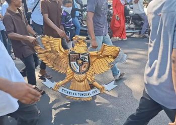 Hari Damai Aceh ke-21 Berujung Ricuh, Gas Air Mata Meledak di Baiturrahman, Wakapolda Diusir Massa