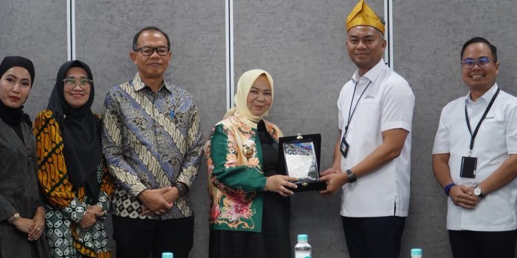 Plt Bupati Langkat Tiorita Apresiasi Pertamina Taat Bayar PBB-P2