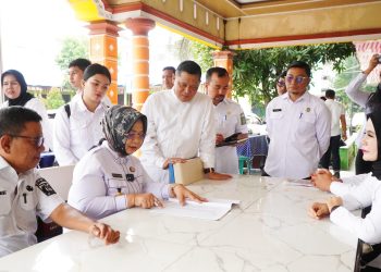 Plt Bupati Langkat Sidak Puskesmas dan SMPN 1 Stabat