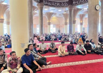 Maulid Nabi di Masjid Agung Baitul Ilmi, Bupati Pasbar Ingatkan ASN Rendah Hati