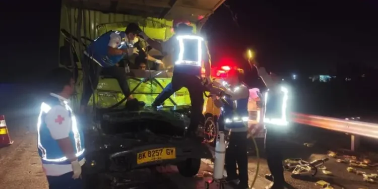 Tiga Nyawa Melayang di Tol Medan-Tebing Tinggi, Mobil Boks Hantam Truk dari Belakang