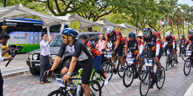 Sebanyak 36 Pesepeda Taklukkan Pesisir Malaysia Sejauh 350 Km