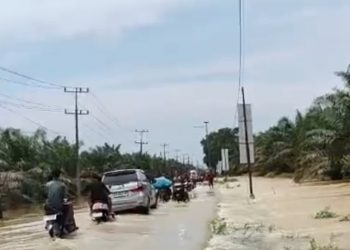 Banjir Kepung Langkat, Sekoci Terendam 2 Meter dan Jalan Sumur Bor Tergenang Banjir