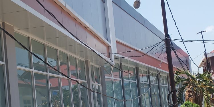 Kabel Semrawut di RSUD Bulukumba Disorot, Dinilai Kontras dengan Wajah Gedung yang Modern