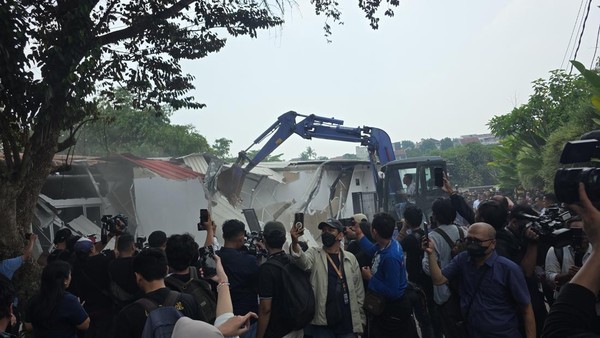 Ekskavator Ratakan Klaster Mewah Lapas Cibinong