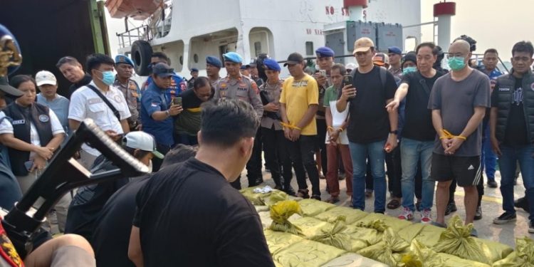 Tanker Global 168 Disergap di Belawan, 2 Ton Sabu dan 8 Tersangka Diamankan