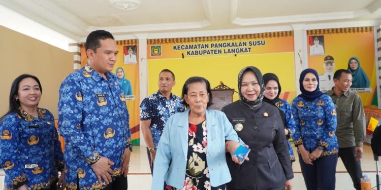 Plt Bupati Tiorita Pastikan Pemulihan Warga dan Layanan Kesehatan Pulau Kampai Berjalan