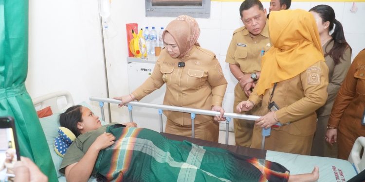 Plt Bupati Tiorita Kawal Pembenahan RSUD Tanjung Pura, Disiplin dan Kebersihan Meningkat