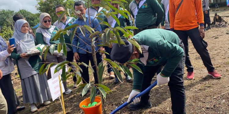 Revitalisasi Hutan Kota, 387 Pohon Bibit Buah di Tanam