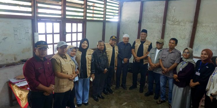 Anggota DPRD Pasaman Barat Turut Tinjau Pilwana E-Voting di Gunung Tuleh