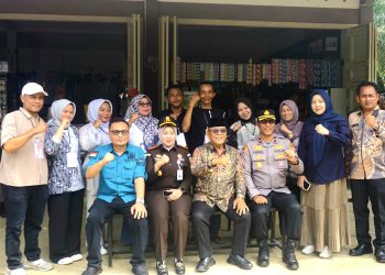 Bupati Pasbar Pantau Pelaksanaan Pilwana di Sejumlah TPS di Kecamatan Pasaman