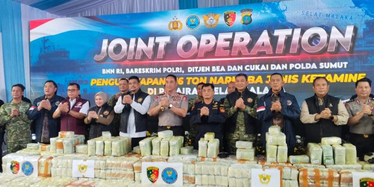 Kapal Tanker Global 168 Disergap, 2,2 Ton Narkoba Internasional Dipamerkan di Belawan