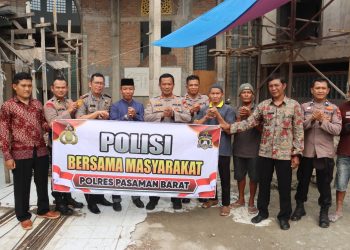 Kapolres Pasaman Barat Menggelar Gotong Royong Bersama Masyarakat di Rumah Ibadah
