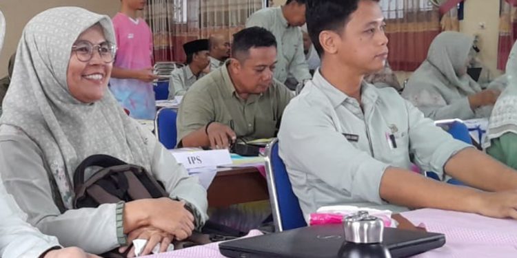 SMPN 1 Petarukan Perkuat Skill Digital Para Guru