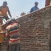 Bukan Sekedar Janji, Risyanto Berikan Bantuan Bedah Rumah Lansia di Sewaka,Warga Karanglo Ikut Bergotong Royong