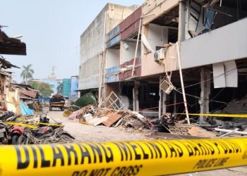 2 Tewas Ledakan Maut Pasar Cimanggis, Truk Boks Terlempar