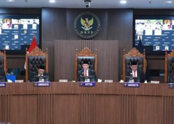 Aduan-aduan di DKPP Perkara Syarat Pendidikan Wapres Gibran