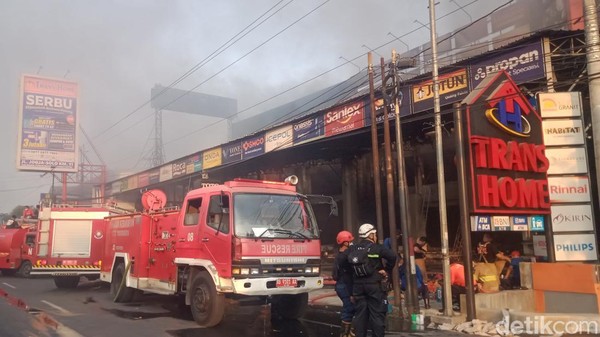 2 Karyawati Tewas Terjebak Kebakaran Toko Bangunan di Jogja